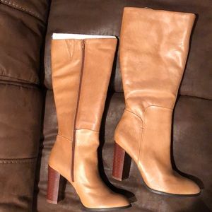 Liz&Co 3 1/2 inch size 11 camel colored boots.